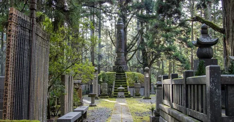 Grave Closure Subsidies: Only 3 Japanese Cities Pay Up